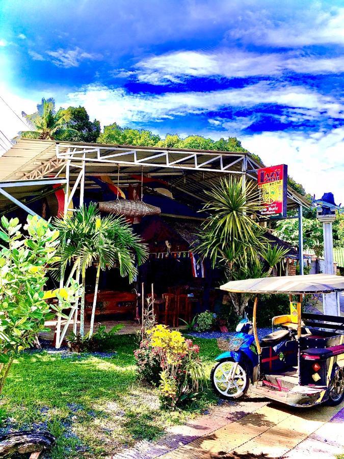 The Lazy Bar And Guesthouse Krabi town Екстериор снимка