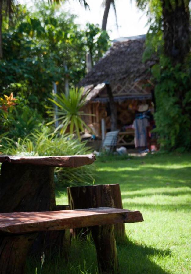 The Lazy Bar And Guesthouse Krabi town Екстериор снимка
