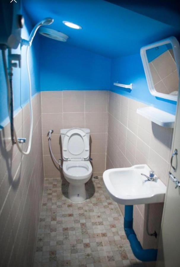 The Lazy Bar And Guesthouse Krabi town Екстериор снимка