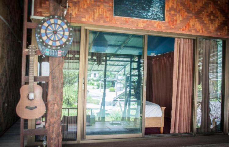 The Lazy Bar And Guesthouse Krabi town Екстериор снимка