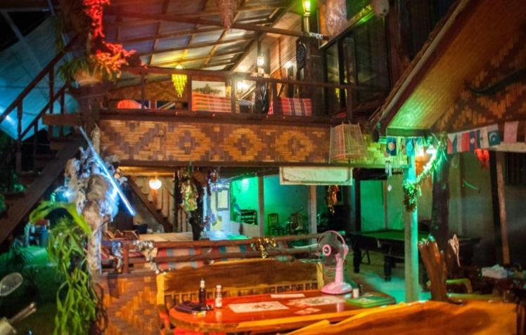 The Lazy Bar And Guesthouse Krabi town Екстериор снимка